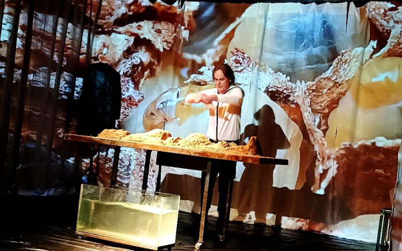 Zderzenia - Festiwal Sztuki Teatru na żywo i online - fot. FuHaCHa